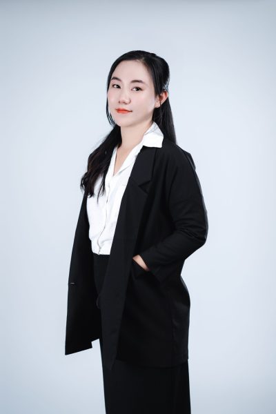 Buổi chụp tại cửa hàng The Guardian