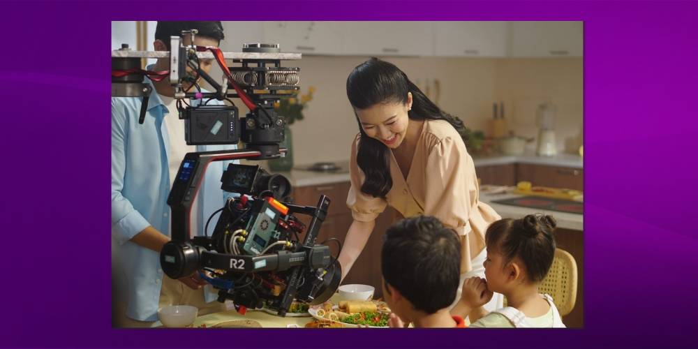 Thuê diễn viên nổi tiếng quay phim quảng cáo tốn rất nhiều chi phí Thuê diễn viên nổi tiếng đòi hỏi chi phí sản xuất TVC lớn