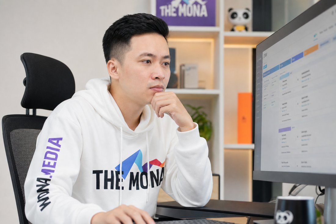 Giám đốc kinh doanh Francis Tuấn — giám đốc kinh doanh crm screen