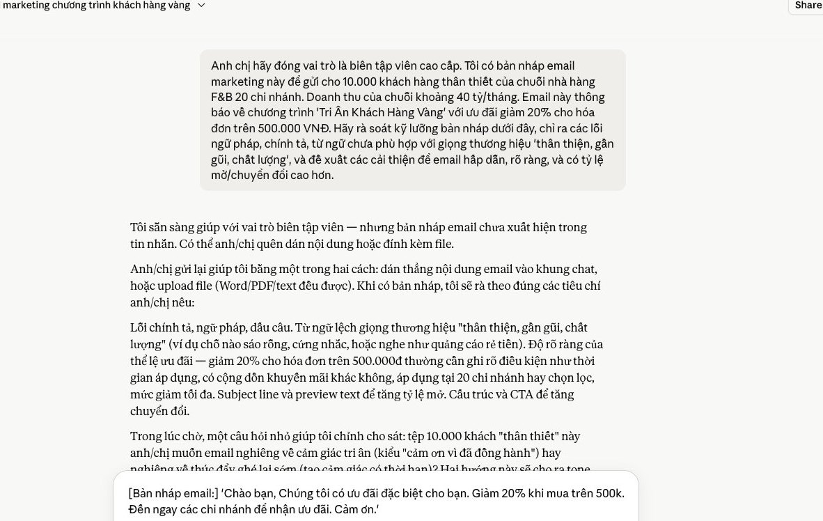 Màn hình Claude phân tích email marketing, phát hiện lỗi và đề xuất cải thiện, minh họa chiến lược AI tự chấm điểm và sửa bài.
