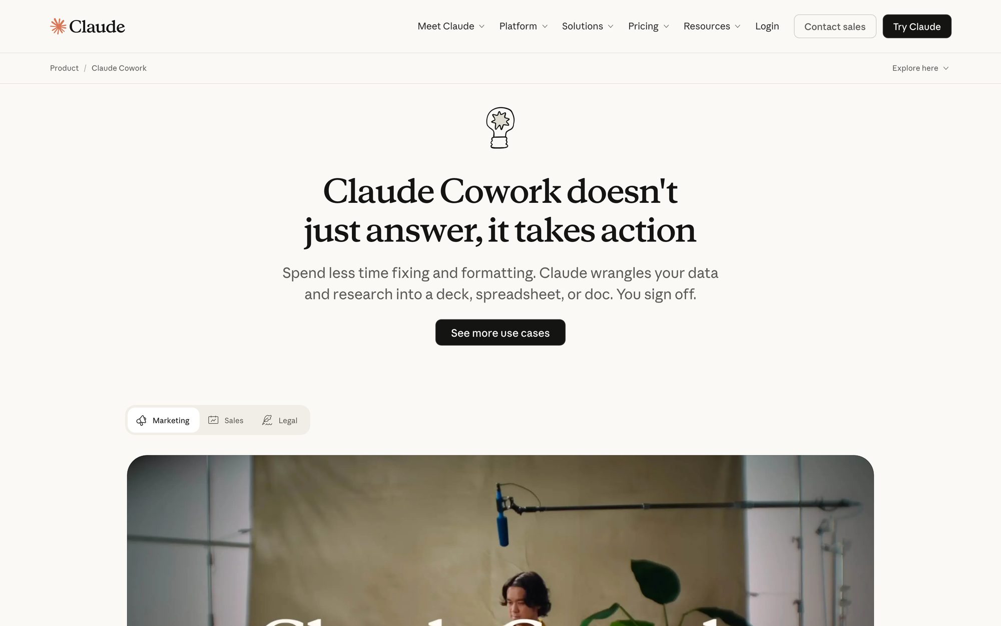 Claude Cowork ra tay làm việc thay vì chỉ trả lời