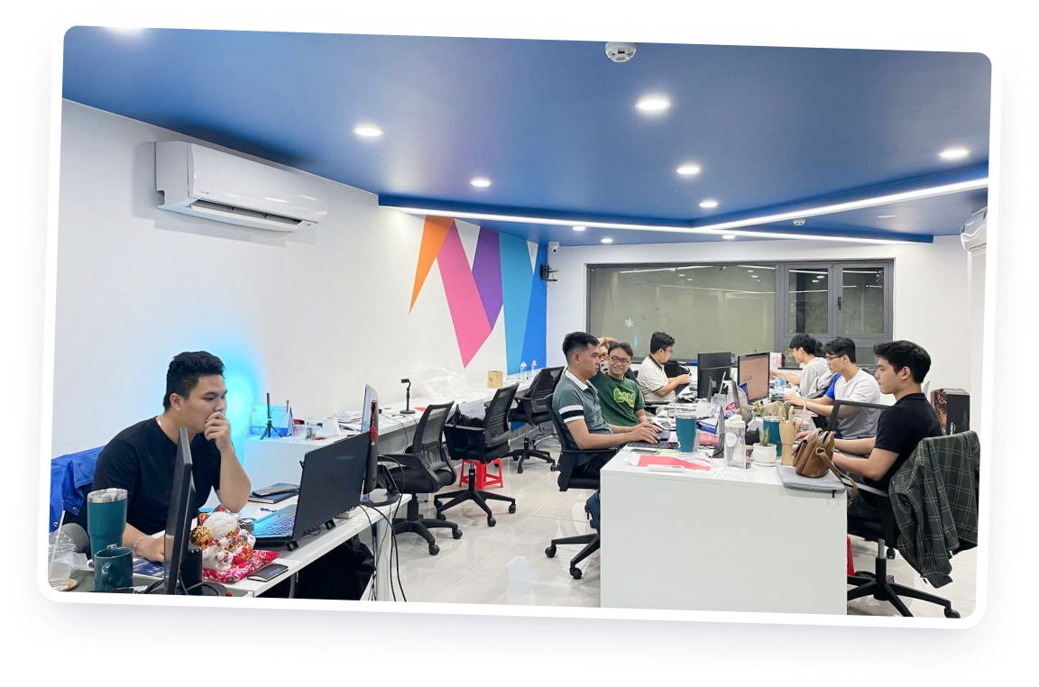 Văn phòng MONA thời kỳ đầu khi công ty mới 12 nhân sự