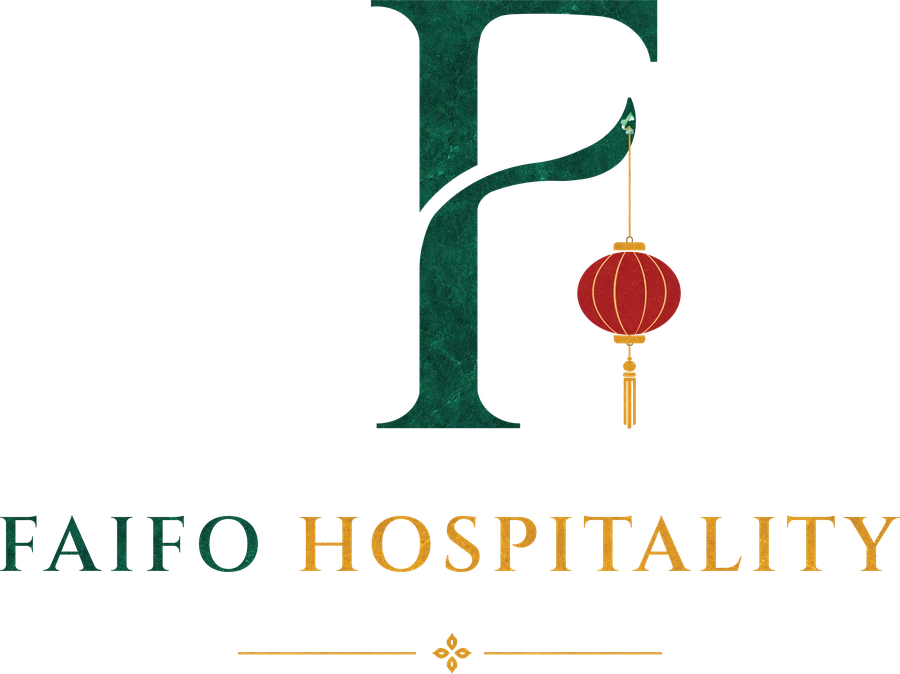 Logo Faifo Hospitality chữ F xanh ngọc treo lồng đèn đỏ Hội An