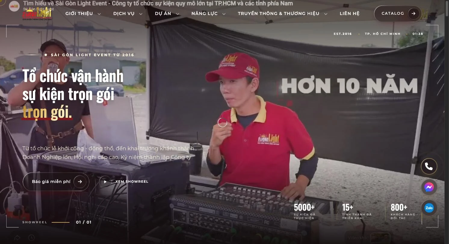 Màn hero website Sài Gòn Light Event với video đội ngũ vận hành tại hiện trường