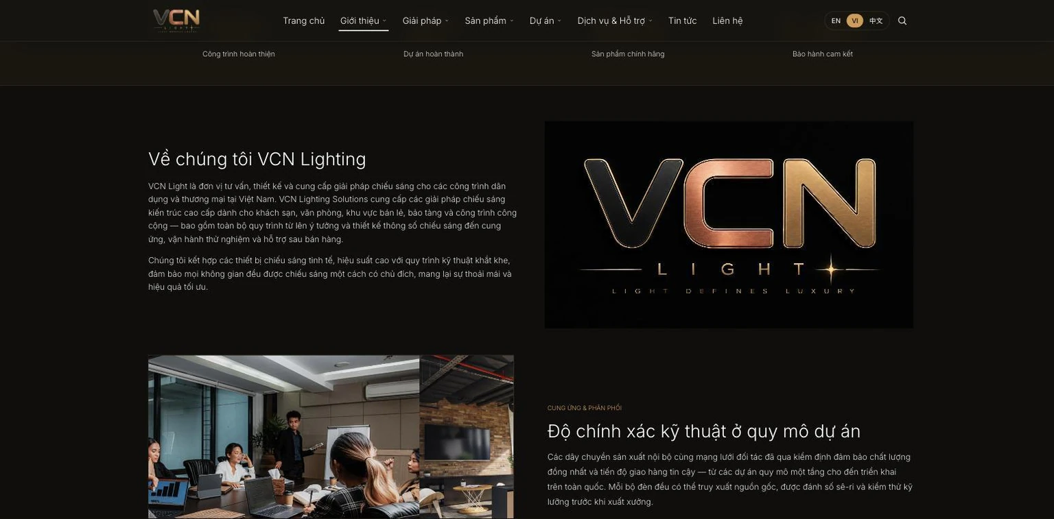 Trang giới thiệu VCN Lighting với khối thương hiệu ánh kim và ảnh văn phòng