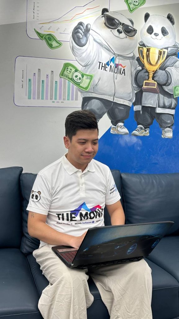 Account Nguyễn Minh Đức của MONA chốt lịch meeting với khách hết cuộc này đến cuộc khác