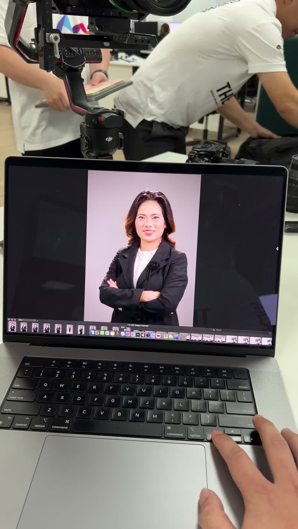 Ê-kíp MONA làm quảng cáo với máy quay và gimbal